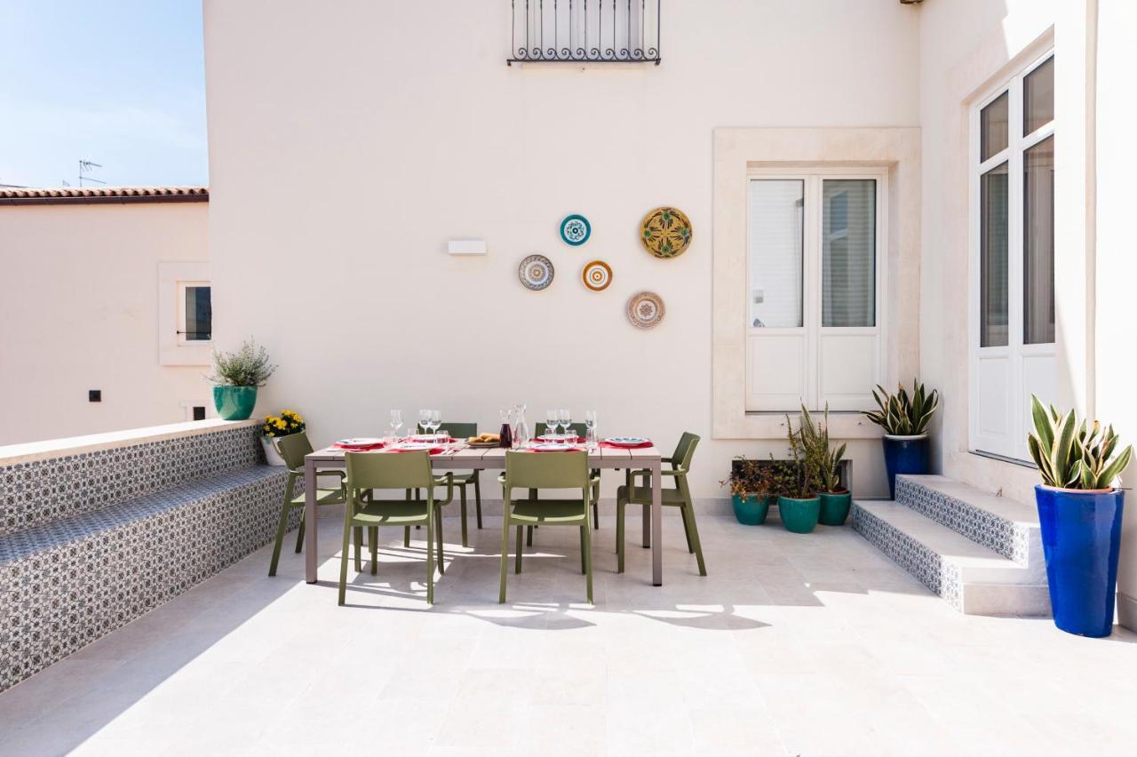2 Soru Ortigia Holiday Home - Attico Con Terrazza Syracuse Bagian luar foto