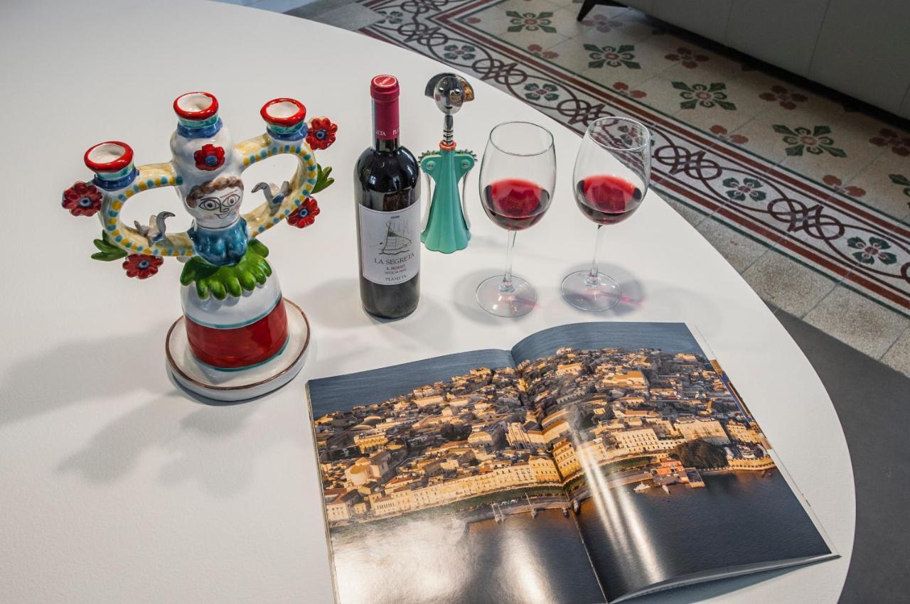 2 Soru Ortigia Holiday Home - Attico Con Terrazza Syracuse Bagian luar foto