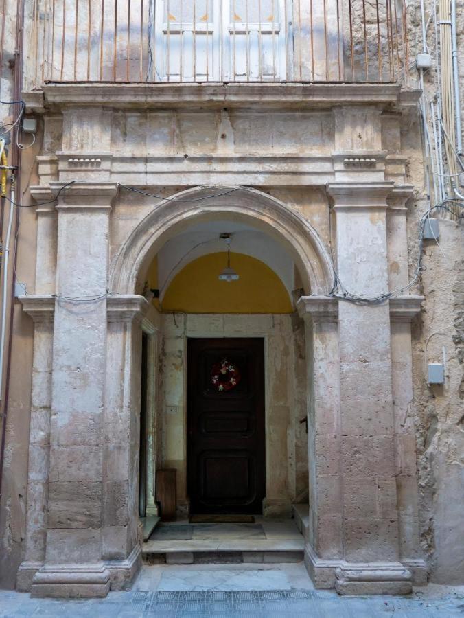 2 Soru Ortigia Holiday Home - Attico Con Terrazza Syracuse Bagian luar foto